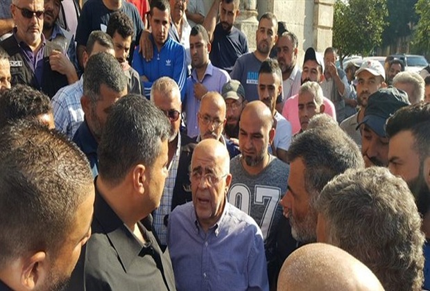 احتجاج عمال بلدية طرابلس